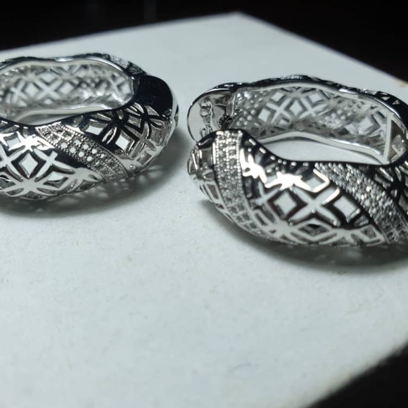 Jewelry - Picture 8 of 8